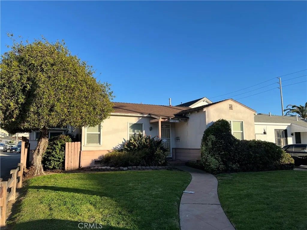 Photo of 110 Alabama Street, Huntington Beach, CA 92648 (MLS # OC26012277)