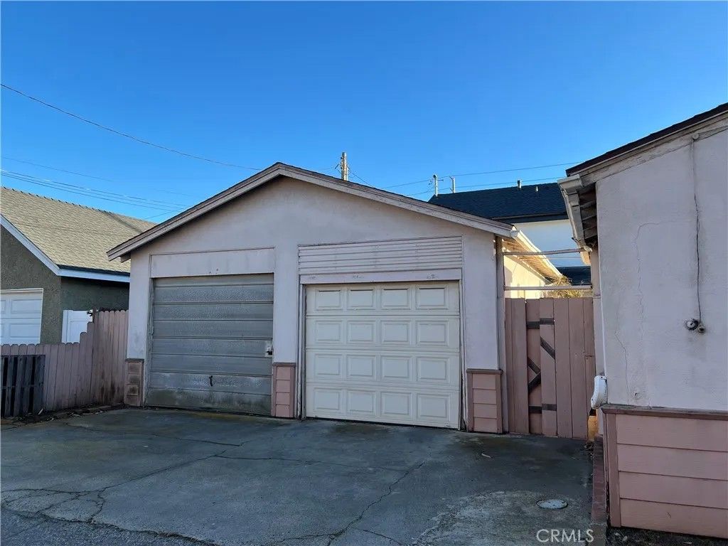 Photo of 110 Alabama Street, Huntington Beach, CA 92648 (MLS # OC26012277)