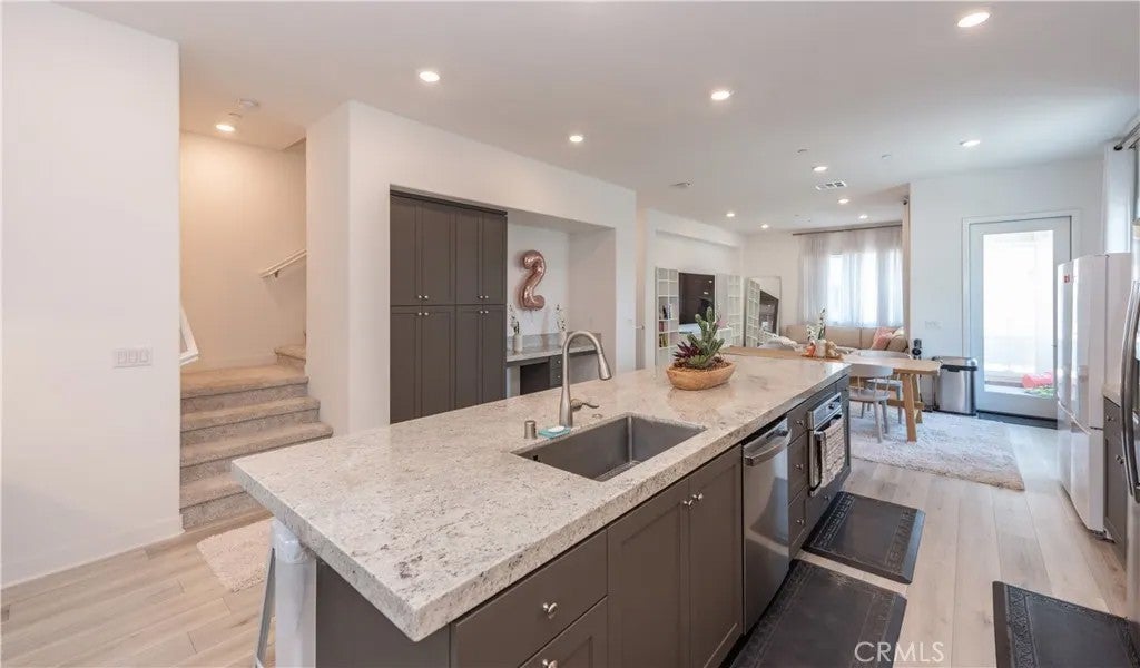 1884 S Westside 52