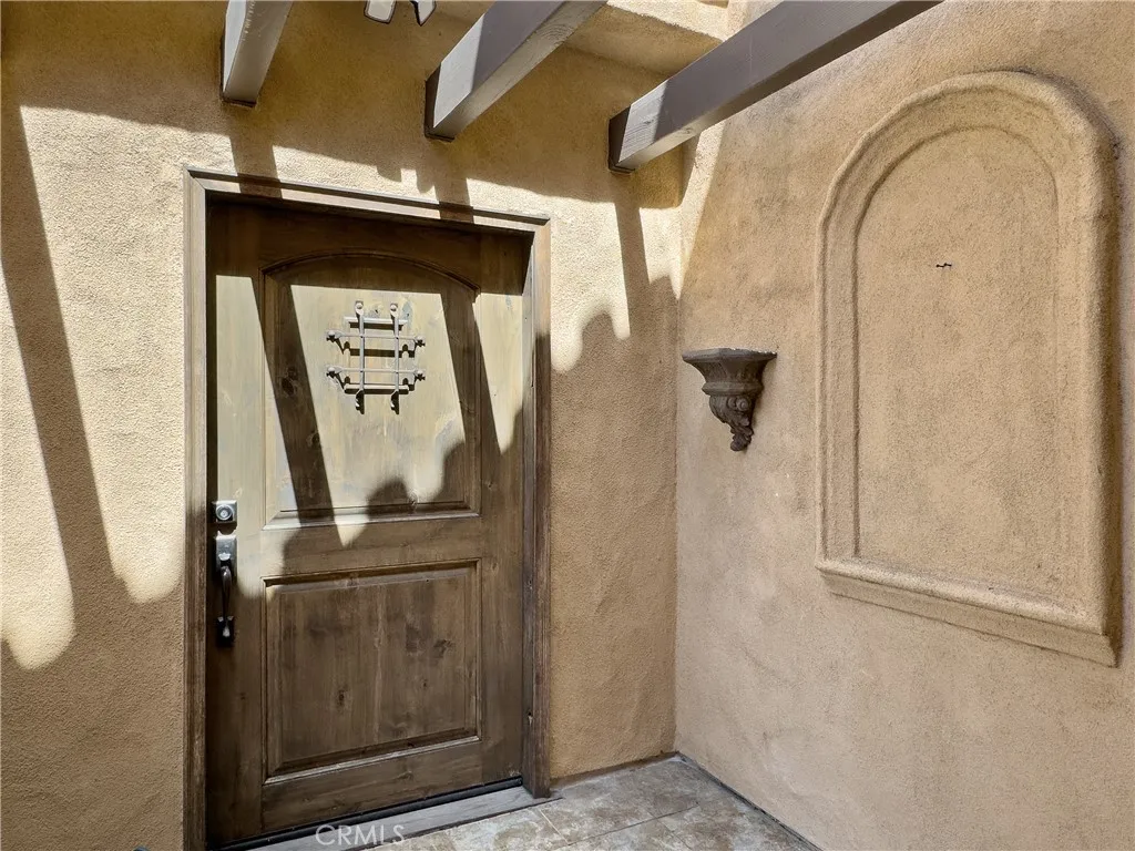 121 Loma Lane