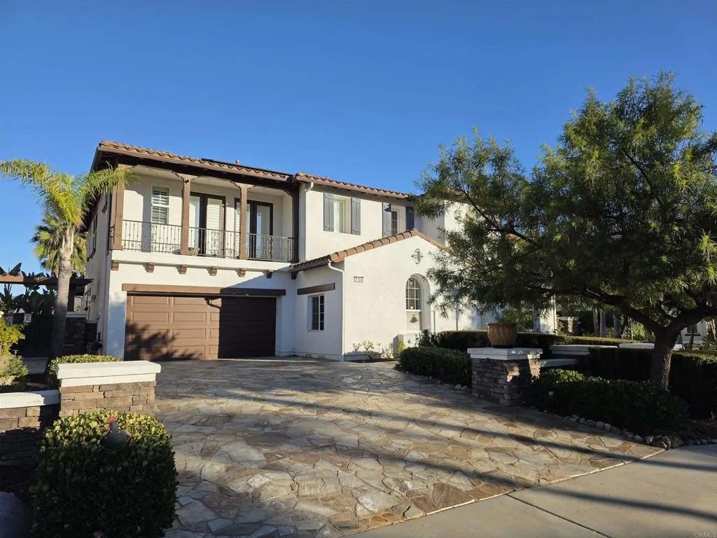 Photo of 739 Agua Vista Dr, Chula Vista, CA 91914 (MLS # PTP2509107)