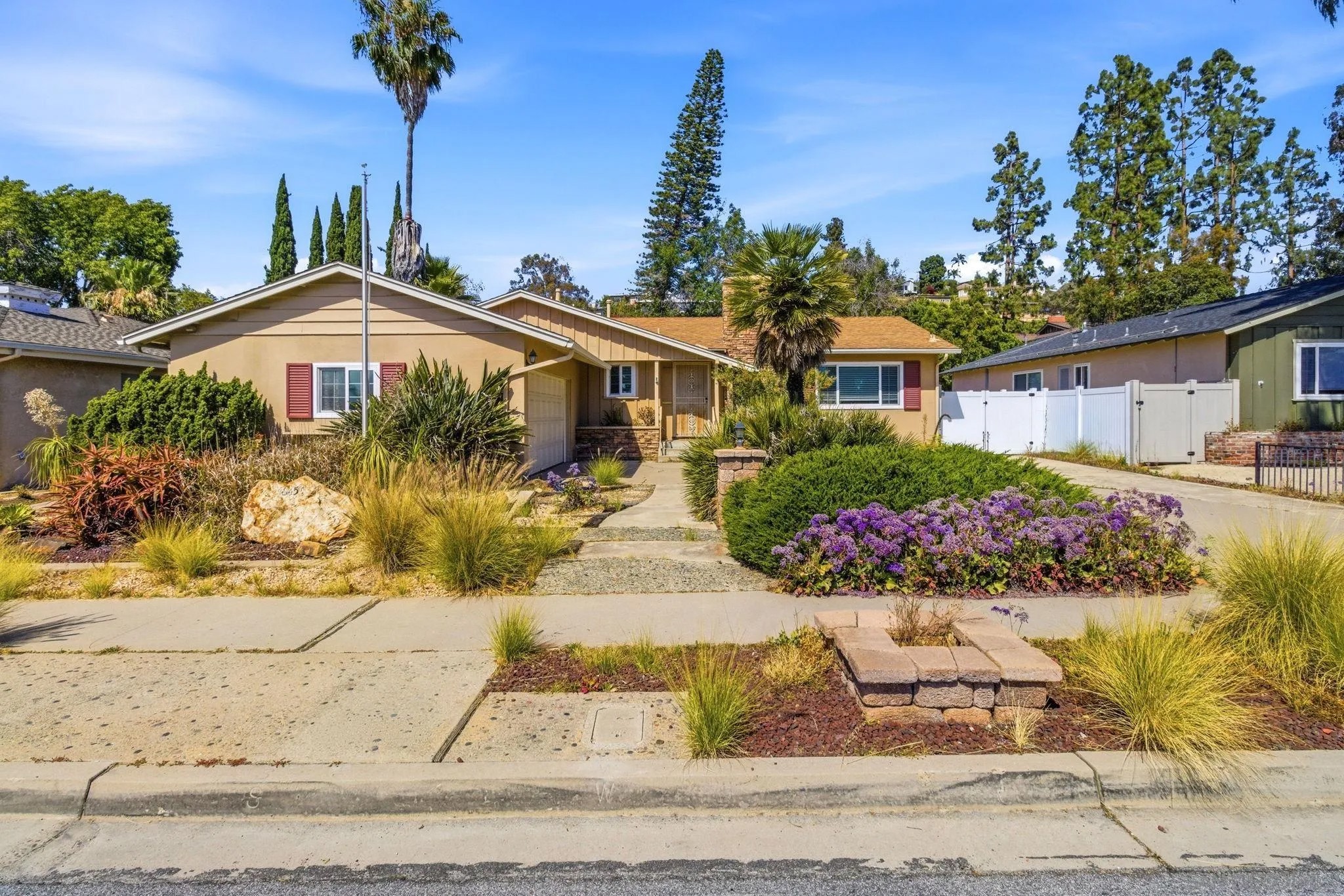 6454 Del Cerro Blvd