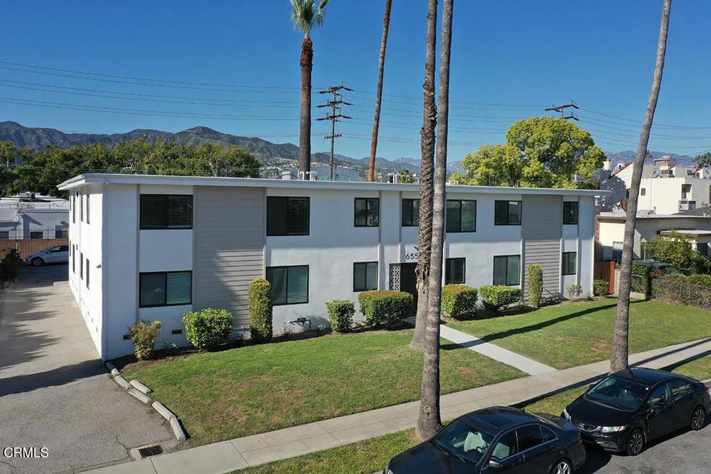 655 Ivy Street