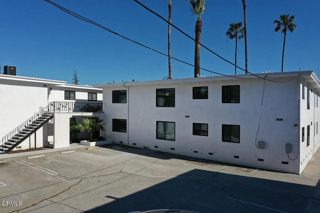 655 Ivy Street