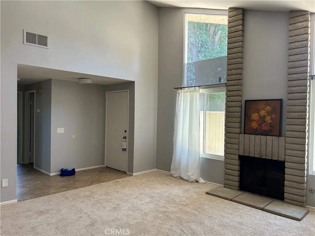 2061 W Redlands