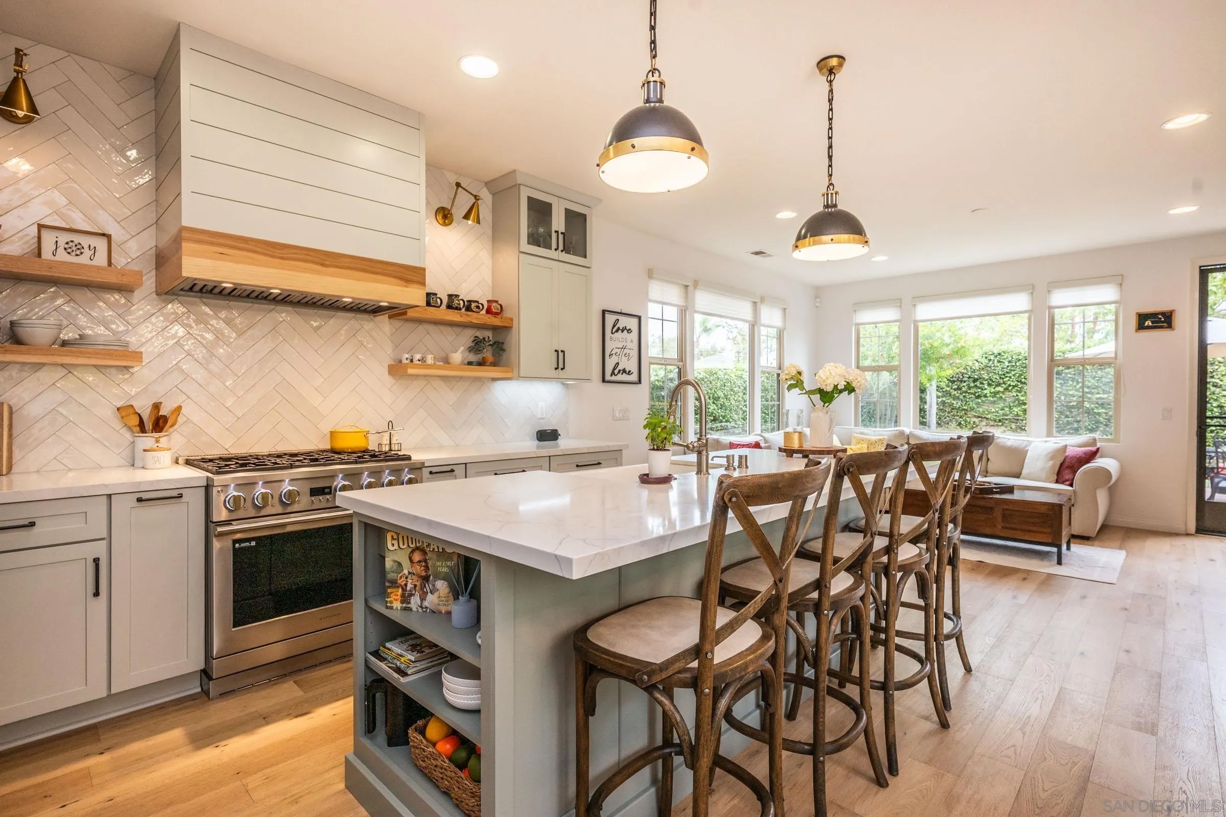 5621 Shasta Daisy Trl