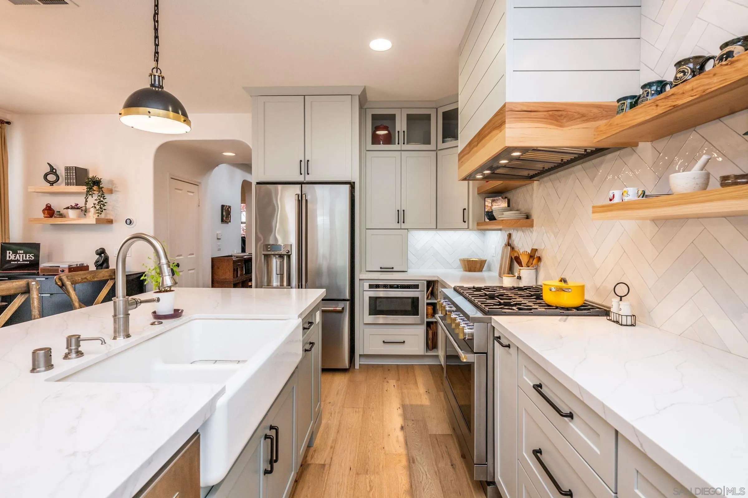 5621 Shasta Daisy Trl