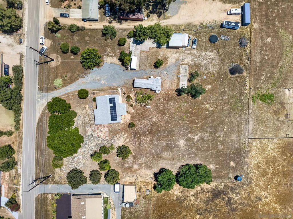 Photo of 1202 Creelman Lane, Ramona, CA 92065 (MLS # 260011046)
