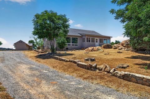 Photo of 1202 Creelman Lane, Ramona, CA 92065 (MLS # 260011046)