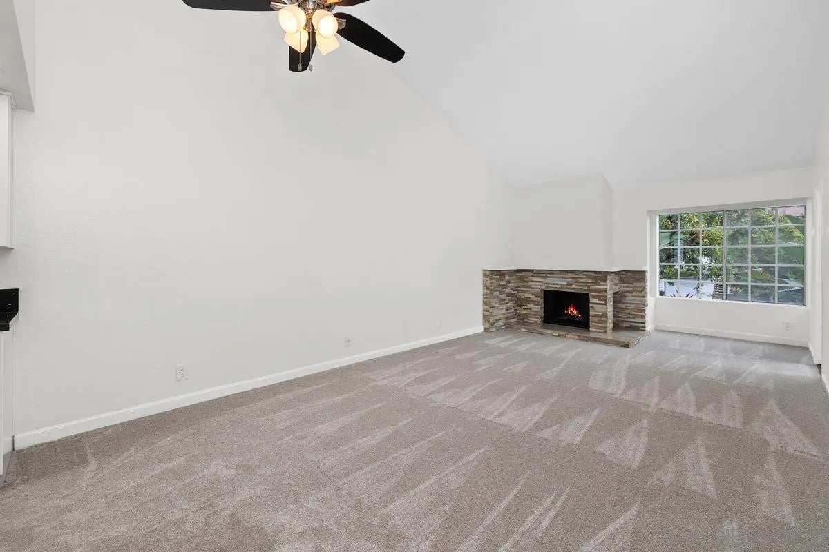4054 Nobel Drive 204