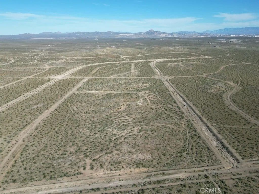 Photo of 0 Corwin, Adelanto, CA 92301 (MLS # HD26050541)