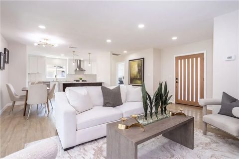 20341 Schoenborn Winnetka CA 91306