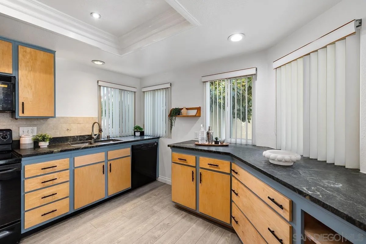 7134 Caminito Quintana