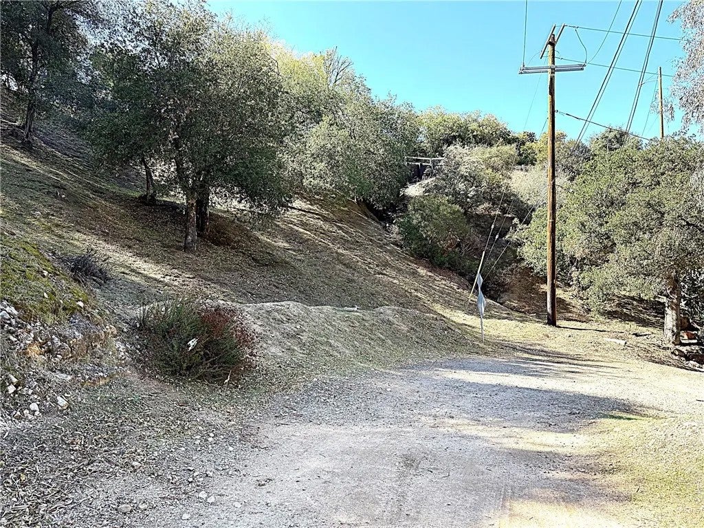 0 High Cliff Trail