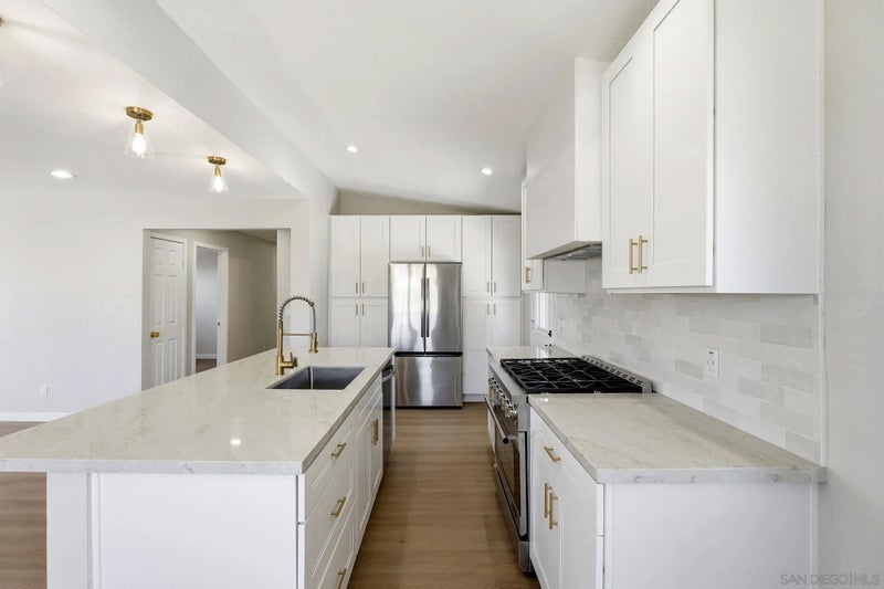 6228 Calle Pavana
