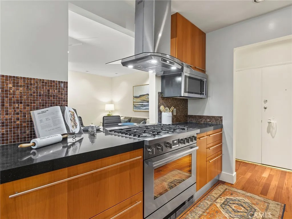 1410 S Bentley Avenue 103