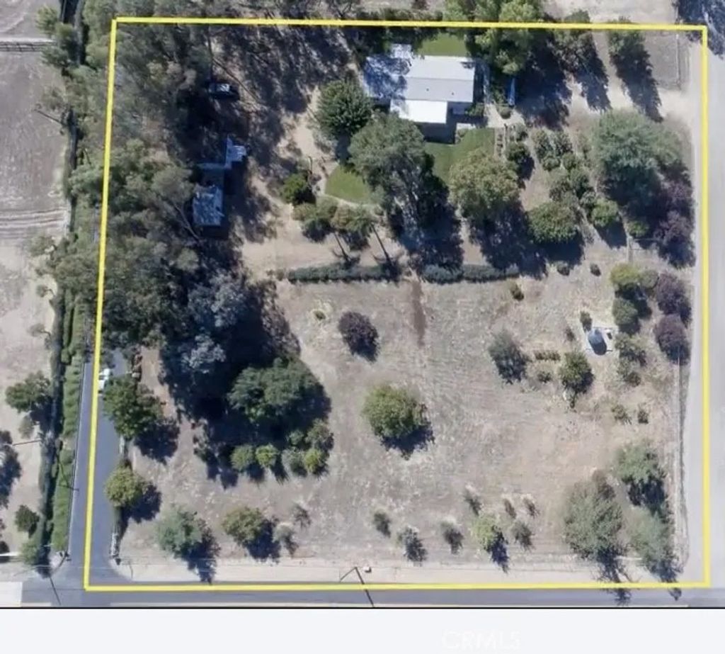 Photo of 26147 Douglass Ave, Murrieta, CA 92562 (MLS # SW25243466)
