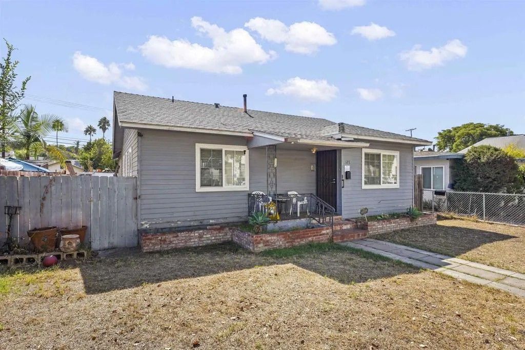 Photo of 127 W 5Th Avenue, Escondido, CA 92025 (MLS # NDP2510026)