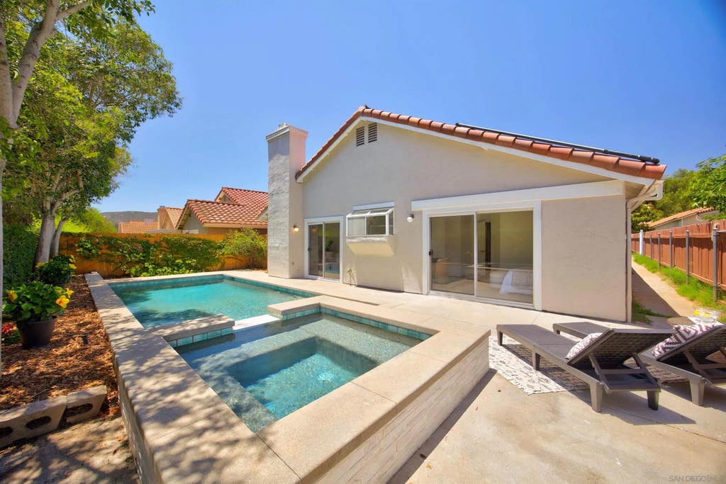 Photo of 2110 Shadetree LN, Escondido, CA 92029 (MLS # 260014772)
