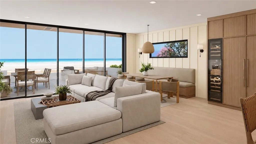 1123 E Balboa