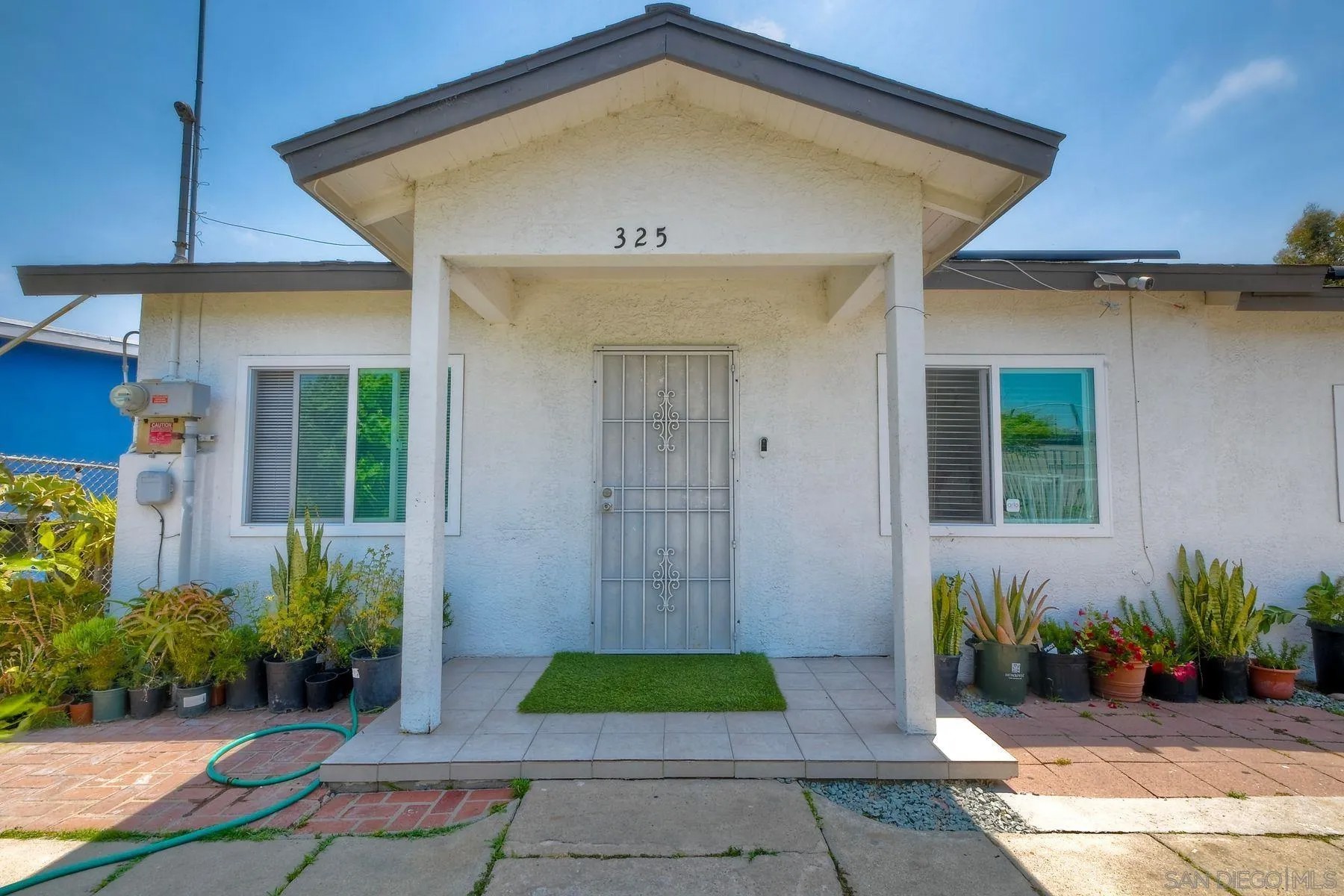 325 Gloria St