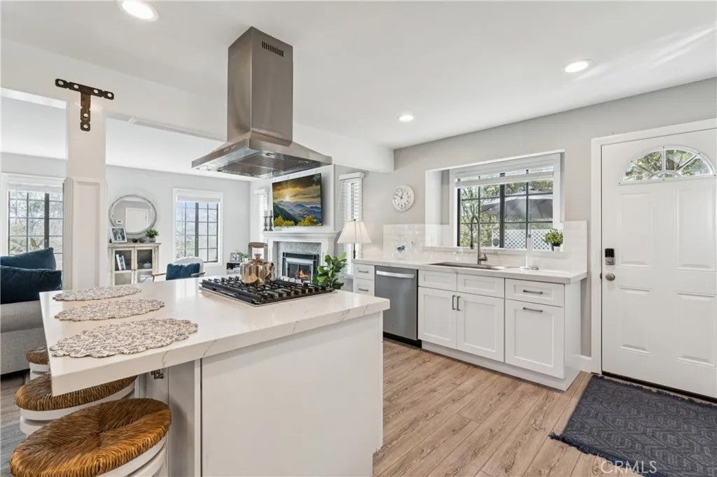 27962 West Shore