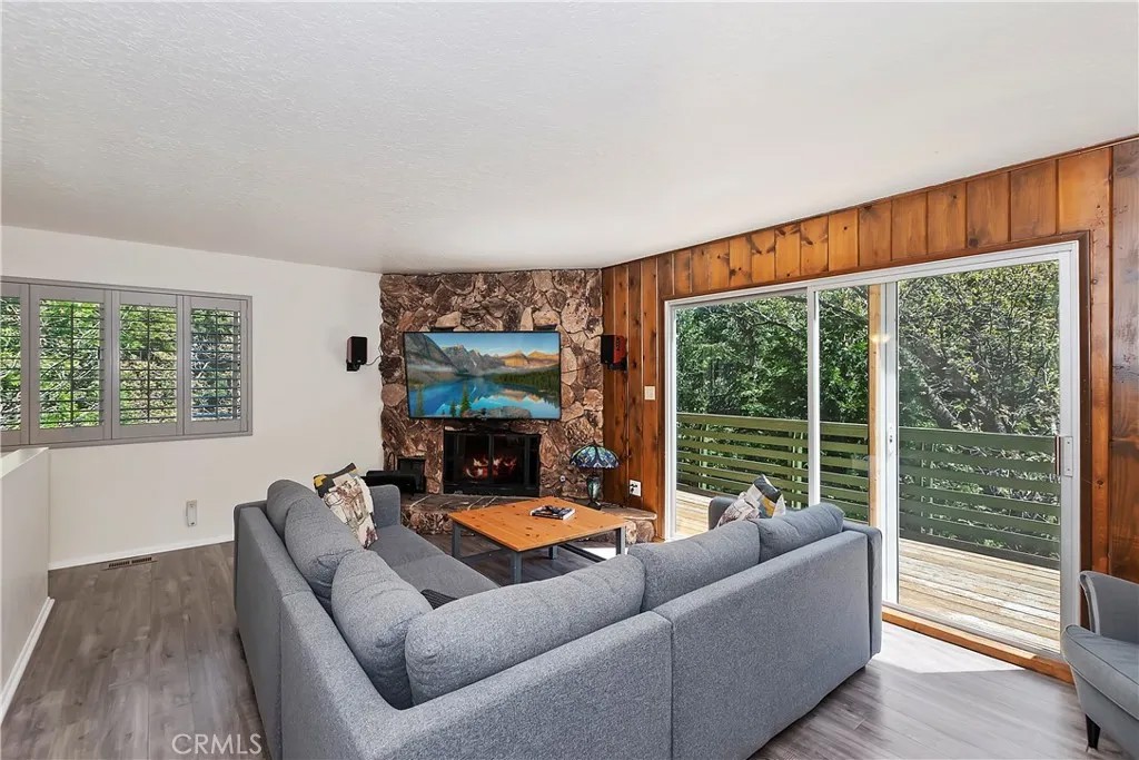 543 Community Drive