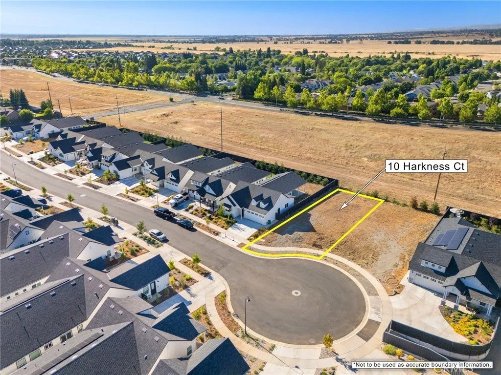 Photo of 10 Harkness Ct, Chico, CA 95973 (MLS # SN26138909)