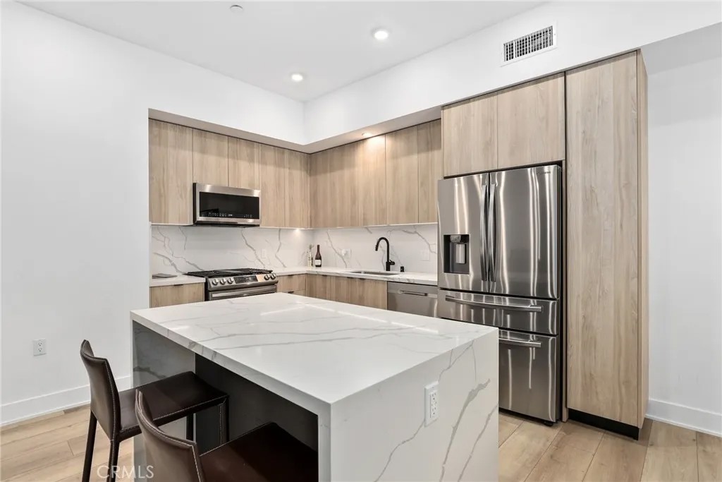 178 S Euclid Avenue 106