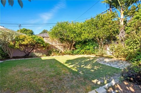 Tiny photo for 3828 Volk Avenue, Long Beach, CA 90808 (MLS # RS25236267)