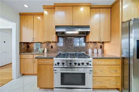 Tiny photo for 3828 Volk Avenue, Long Beach, CA 90808 (MLS # RS25236267)