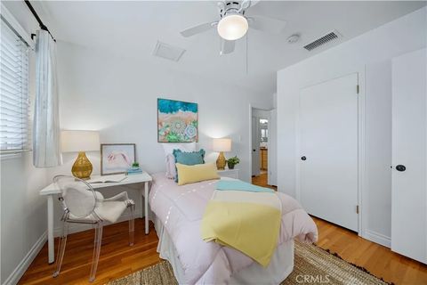 Tiny photo for 3828 Volk Avenue, Long Beach, CA 90808 (MLS # RS25236267)