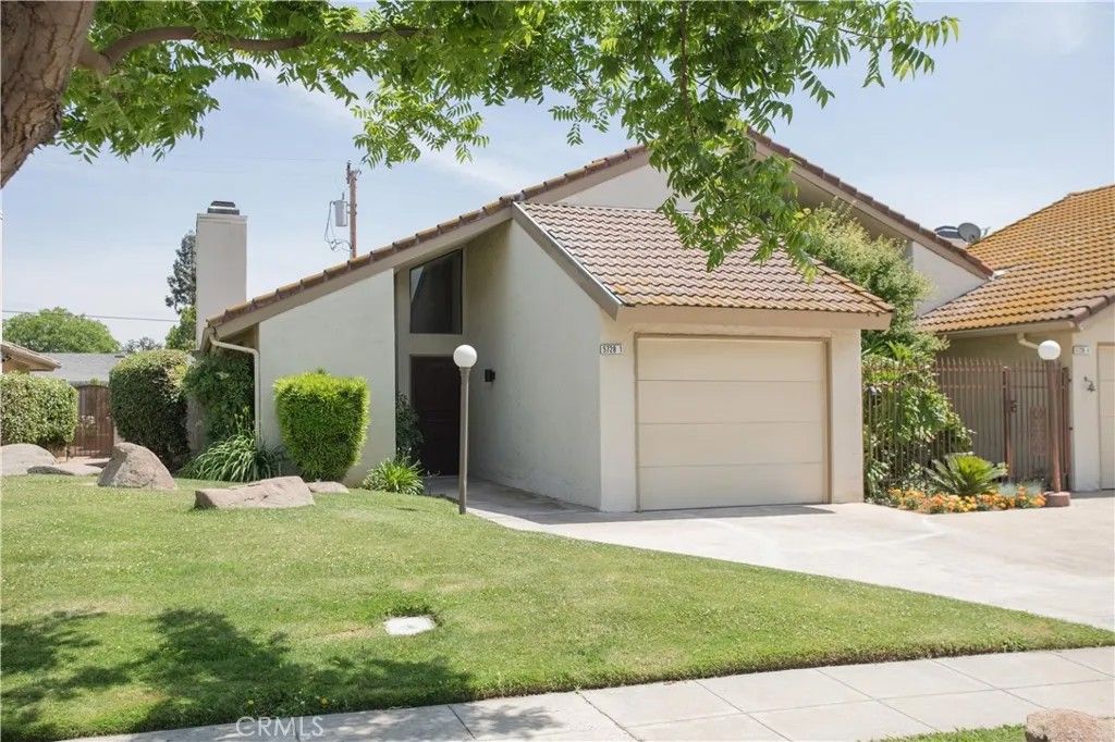 Photo of 5728 N Monte Avenue #1, Fresno, CA 93711 (MLS # FR26096679)