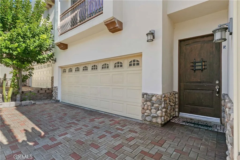 6920 Valmont 5