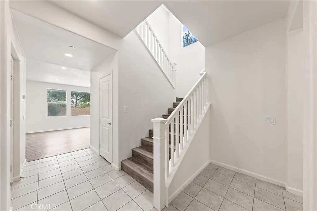 4904 S Rosemary Way