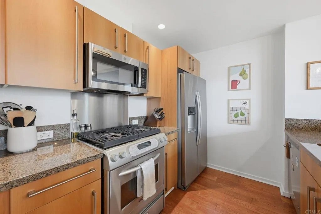 350 11th Avenue 621