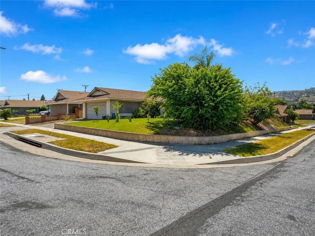 1230 Bunbury Drive