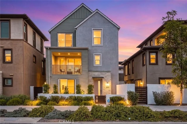 201 Lynx, Irvine