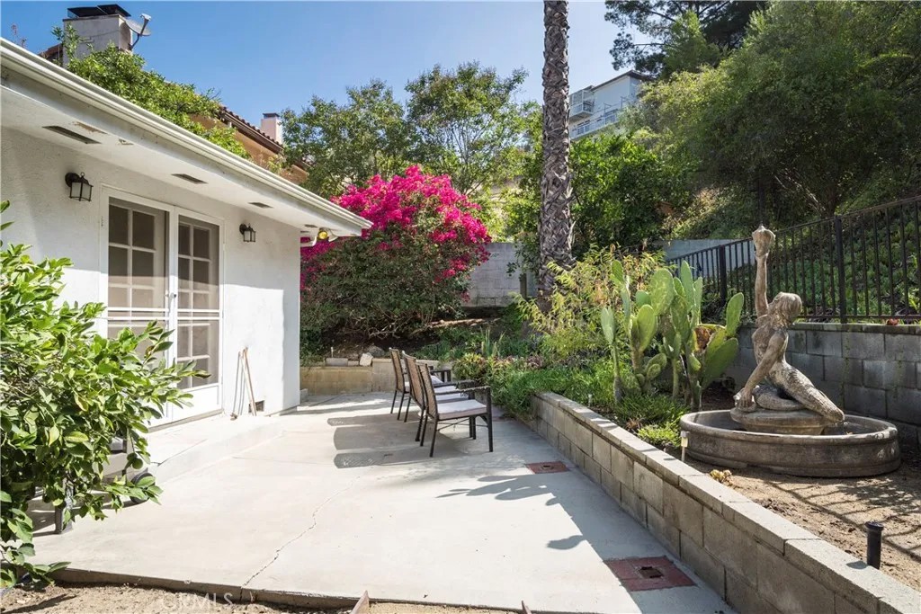 4319 Pampas Road