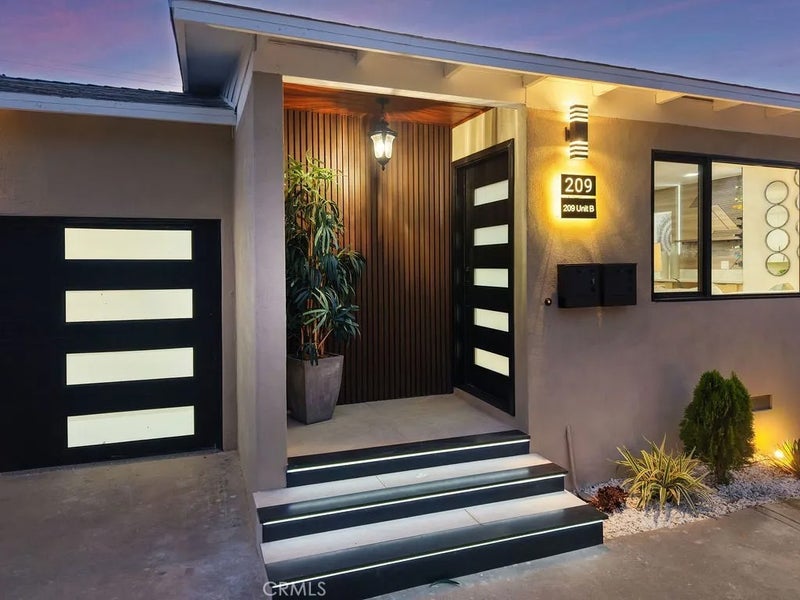 209 N Dahlia Drive