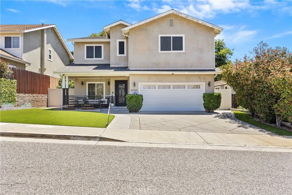 10066 Golden Oaks