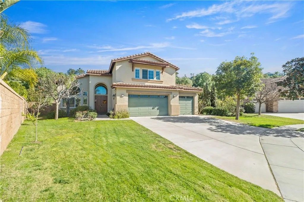 Photo of 665 Barbre Circle, Corona, CA 92879 (MLS # AR26023543)