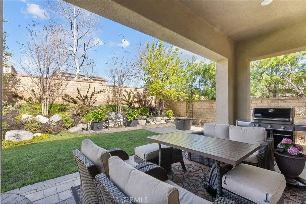 Photo of 22385 Copper Mountain Court, Saugus, CA 91350 (MLS # SR26045584)