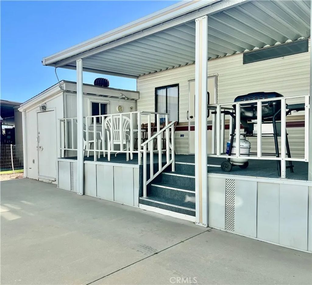 Photo of 1417 Western Dr, San Jacinto, CA 92583 (MLS # SW25257407)