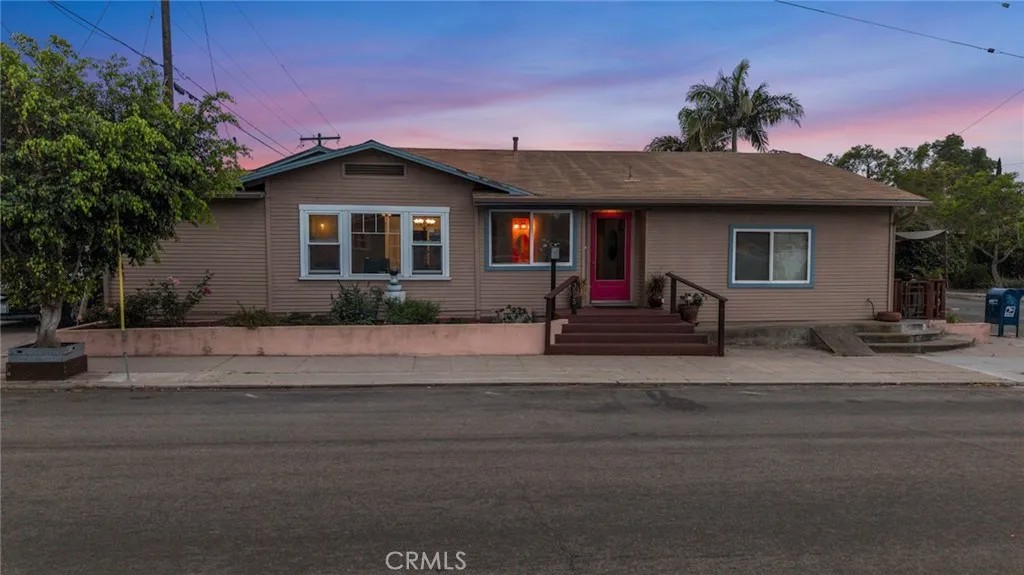 3595 Arizona Street