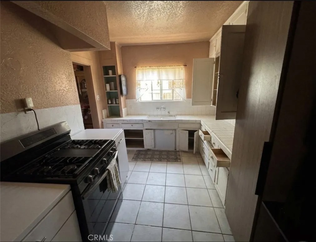 4305 San Pedro