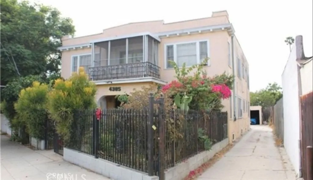 4305 San Pedro