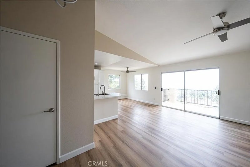 2568 Avenida Del 201