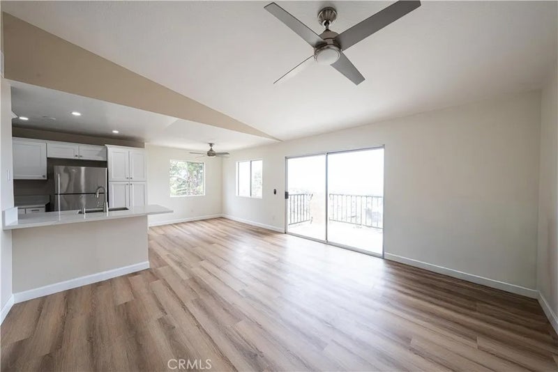 2568 Avenida Del 201
