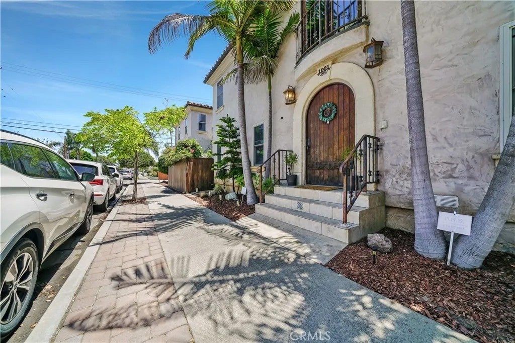 1001 Electric Avenue
